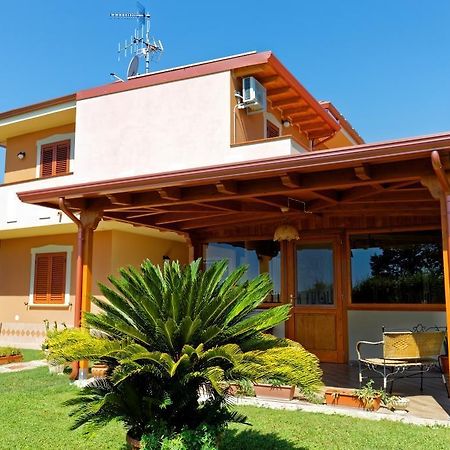 Bed & Breakfast La Villetta Botricello Bagian luar foto